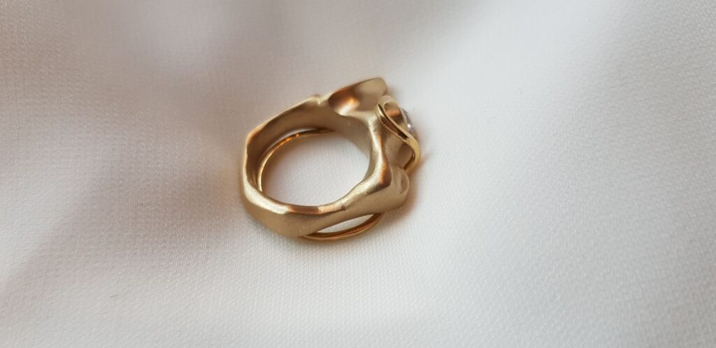 Organic gold and diamond ring