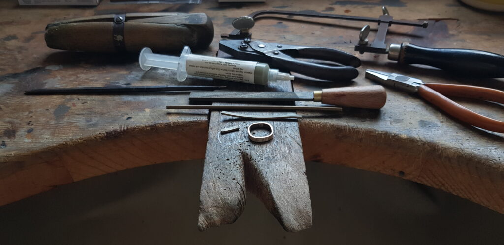 Jewellery bench with tools